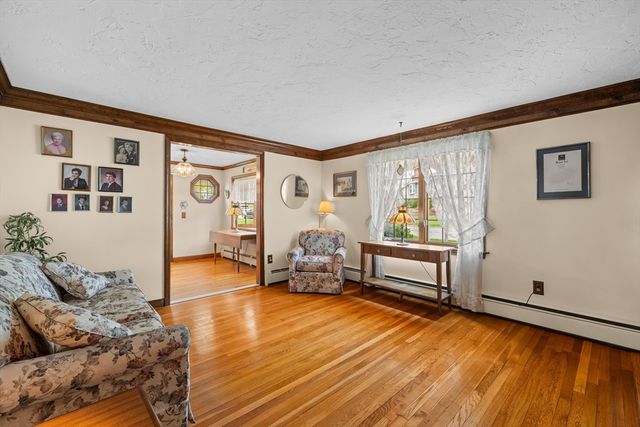 125 Indian Hill Rd, Worcester, MA 01606