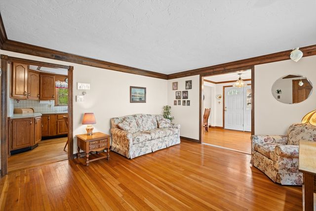 125 Indian Hill Rd, Worcester, MA 01606