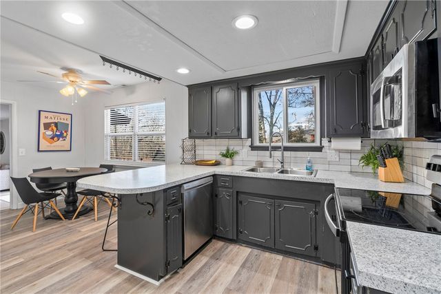 8493 Cedar Terrace, Rogers, AR 72756