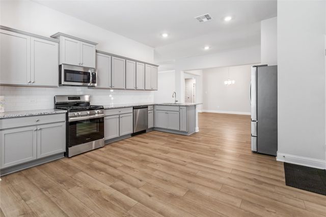 4320 Leslies Way, Dickinson, TX 77539