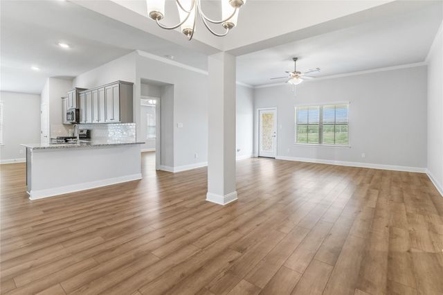 4320 Leslies Way, Dickinson, TX 77539