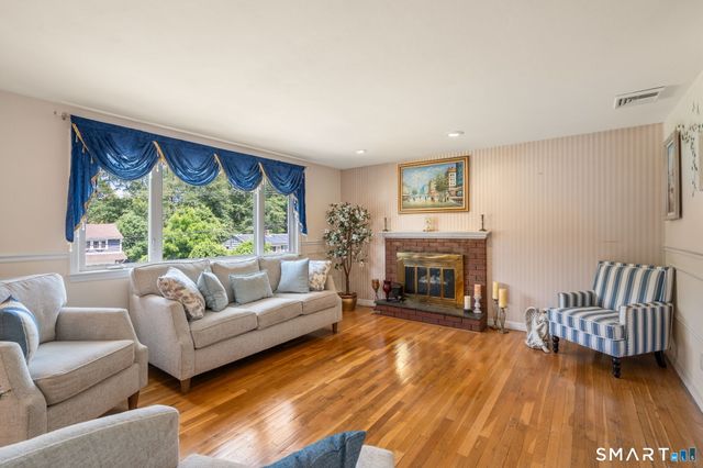 48 Jefferson Circle, Clinton, CT 06413