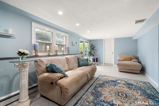 48 Jefferson Circle, Clinton, CT 06413