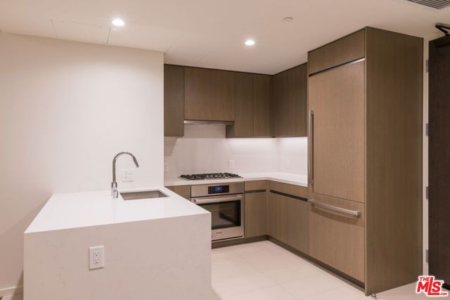 889 Francisco Street 1002, Los Angeles, CA 90017