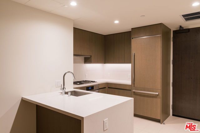 889 Francisco Street 1002, Los Angeles, CA 90017