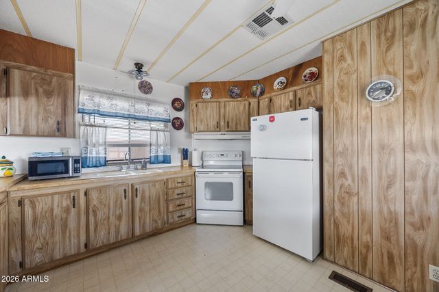 205 S HIGLEY Road 162, Mesa, AZ 85206