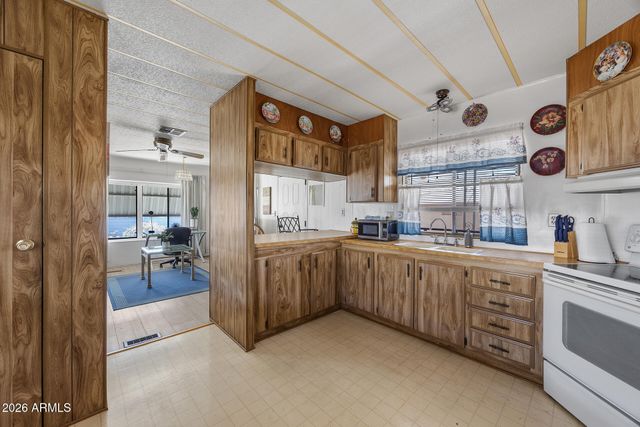 205 S HIGLEY Road 162, Mesa, AZ 85206