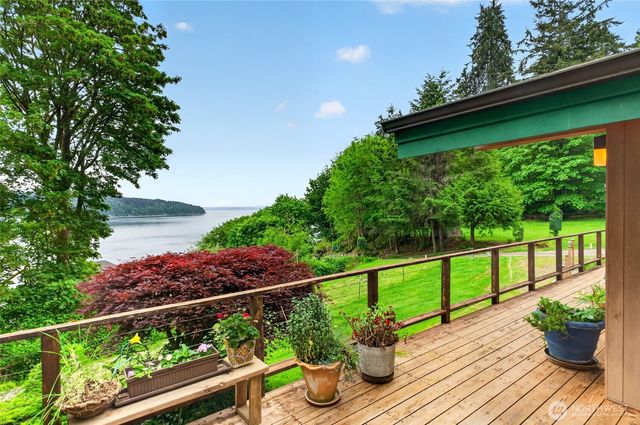 10427 Sunrise Beach Drive NW, Gig Harbor, WA 98332