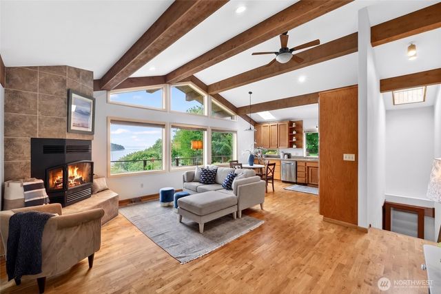 10427 Sunrise Beach Drive NW, Gig Harbor, WA 98332