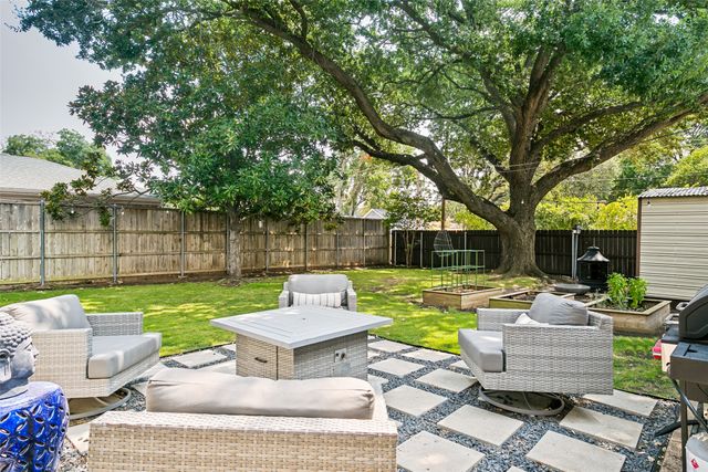 12420 Wood Manor Circle, Farmers Branch, TX 75234