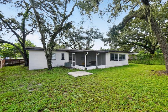 10420 N 22ND STREET, Tampa, FL 33612