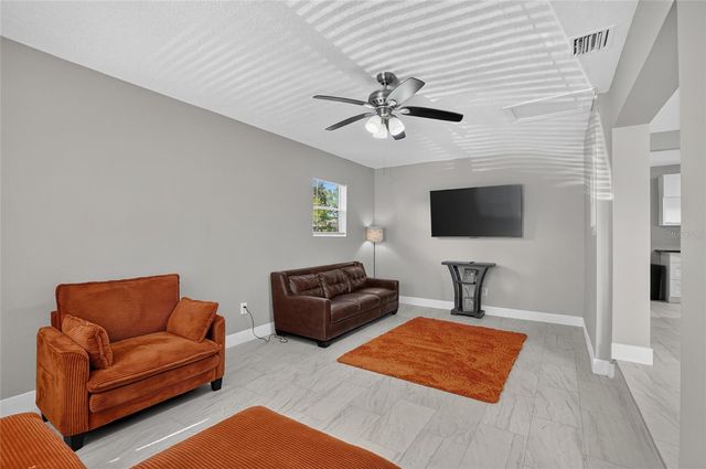 10420 N 22ND STREET, Tampa, FL 33612