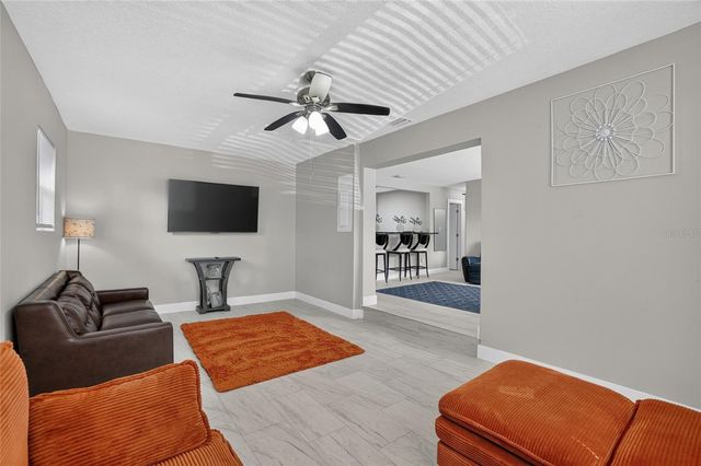10420 N 22ND STREET, Tampa, FL 33612