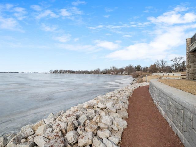 214 Lakeview Lane, Beaver Dam, WI 53916