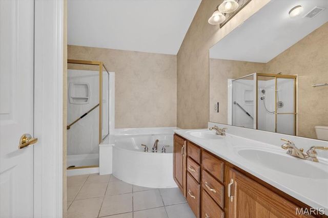 326 Villa Tuscany Court 7B, O'fallon, MO 63366
