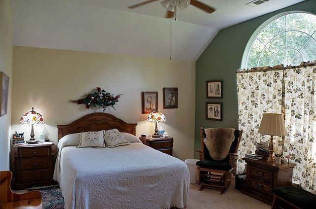 215 Bridgeview Drive, Onalaska, TX 77360