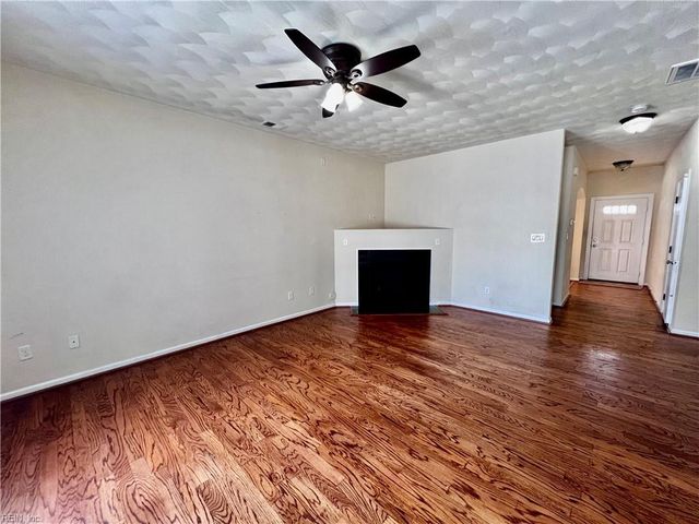 5152 Whitaker PL, Virginia Beach, VA 23462