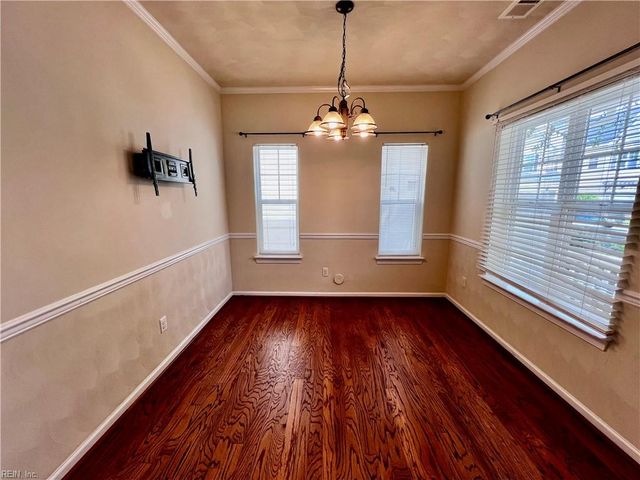 5152 Whitaker PL, Virginia Beach, VA 23462