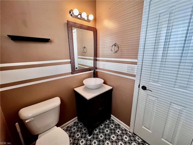 5152 Whitaker PL, Virginia Beach, VA 23462