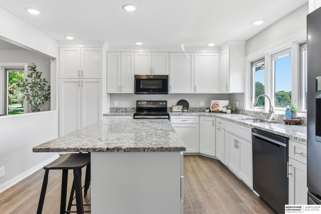 527 Waterloo Drive, Waterloo, NE 68069
