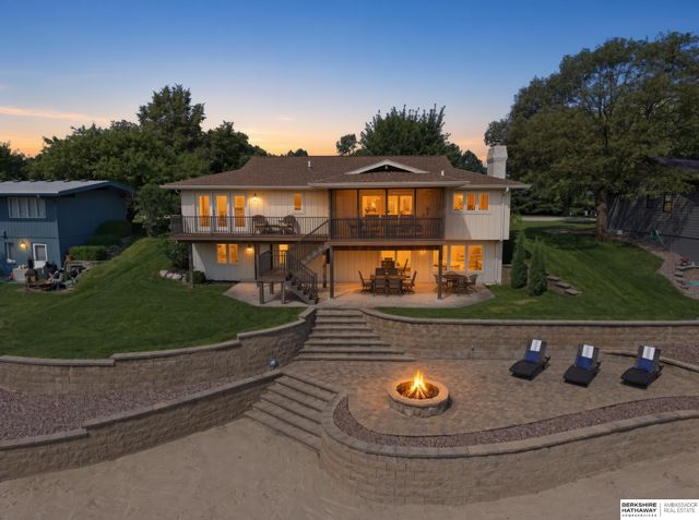 527 Waterloo Drive, Waterloo, NE 68069
