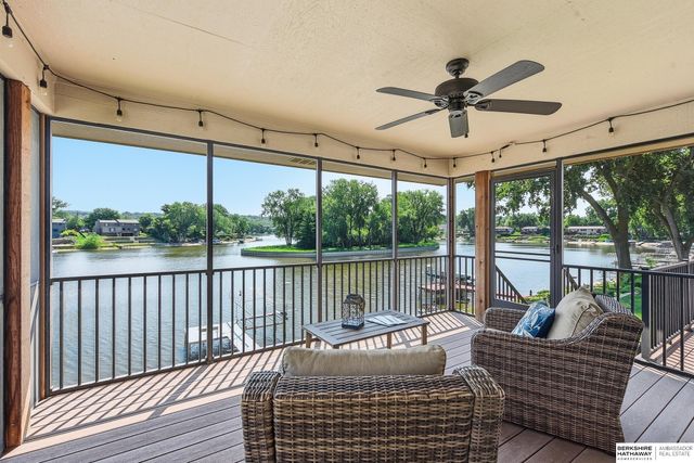 527 Waterloo Drive, Waterloo, NE 68069