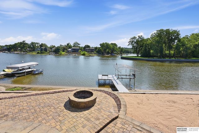 527 Waterloo Drive, Waterloo, NE 68069
