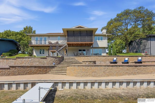 527 Waterloo Drive, Waterloo, NE 68069