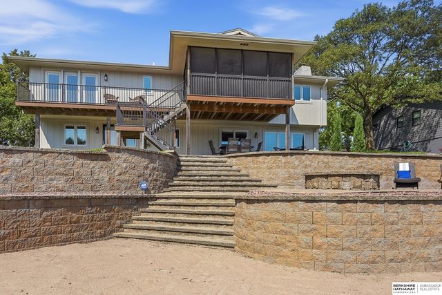 527 Waterloo Drive, Waterloo, NE 68069