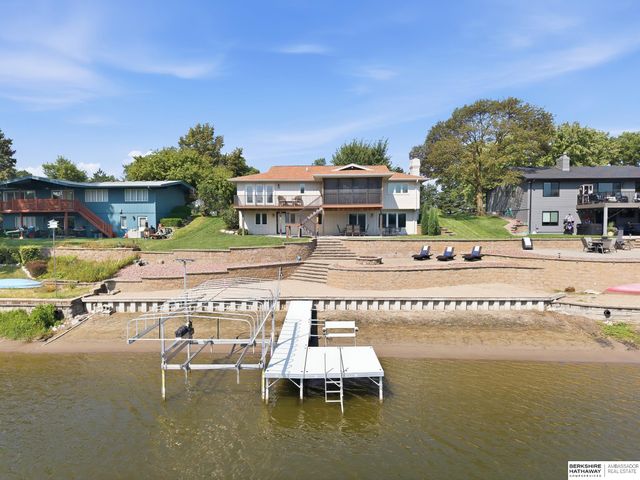 527 Waterloo Drive, Waterloo, NE 68069