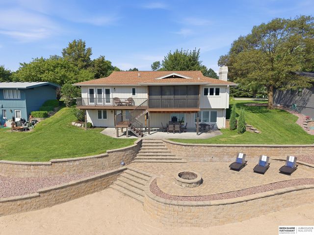 527 Waterloo Drive, Waterloo, NE 68069