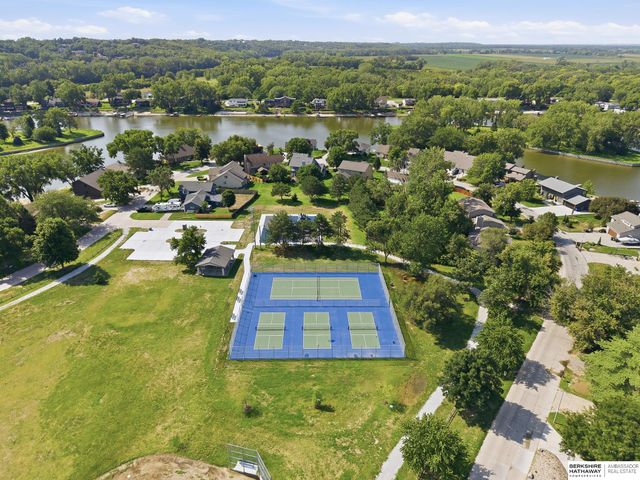 527 Waterloo Drive, Waterloo, NE 68069