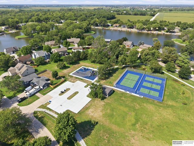 527 Waterloo Drive, Waterloo, NE 68069