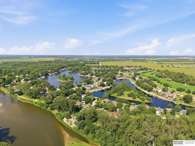 527 Waterloo Drive, Waterloo, NE 68069