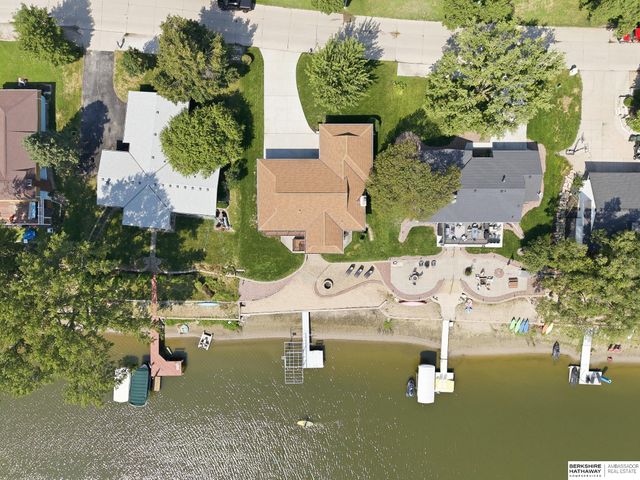 527 Waterloo Drive, Waterloo, NE 68069