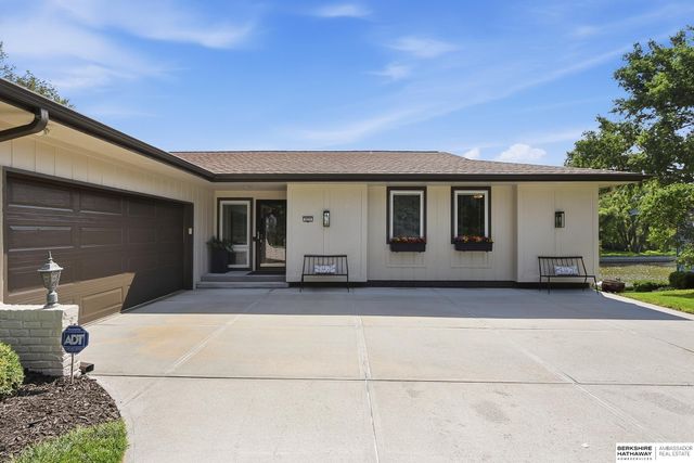 527 Waterloo Drive, Waterloo, NE 68069