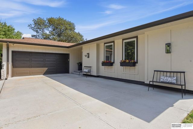 527 Waterloo Drive, Waterloo, NE 68069