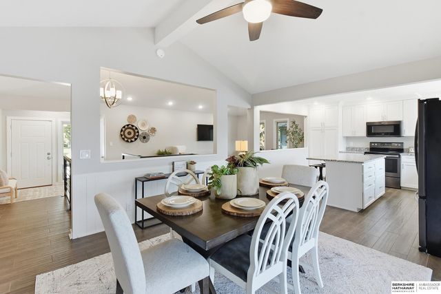 527 Waterloo Drive, Waterloo, NE 68069