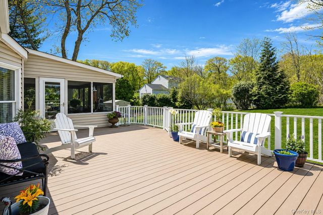 10 Mink Lane, East Setauket, NY 11733