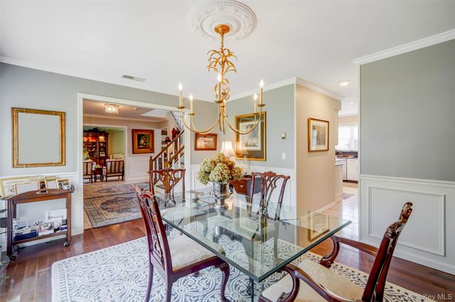 10 Mink Lane, East Setauket, NY 11733