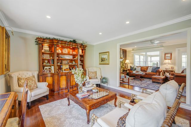 10 Mink Lane, East Setauket, NY 11733