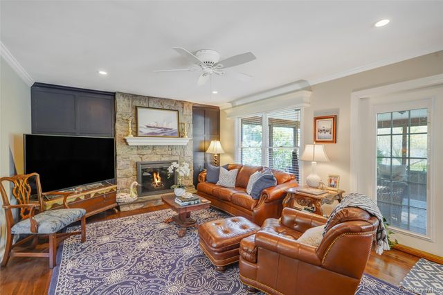 10 Mink Lane, East Setauket, NY 11733