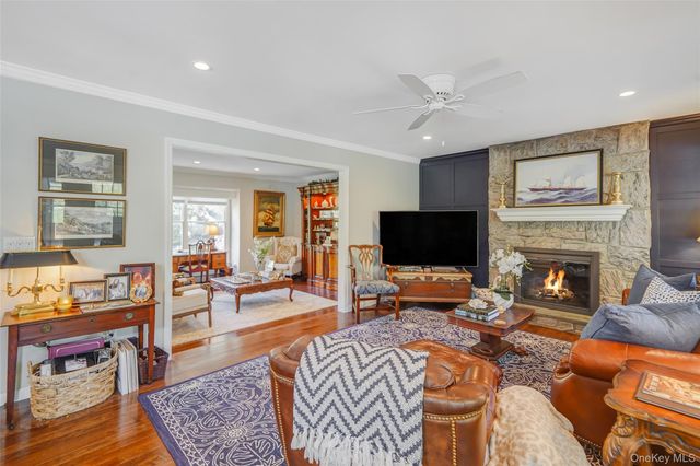 10 Mink Lane, East Setauket, NY 11733