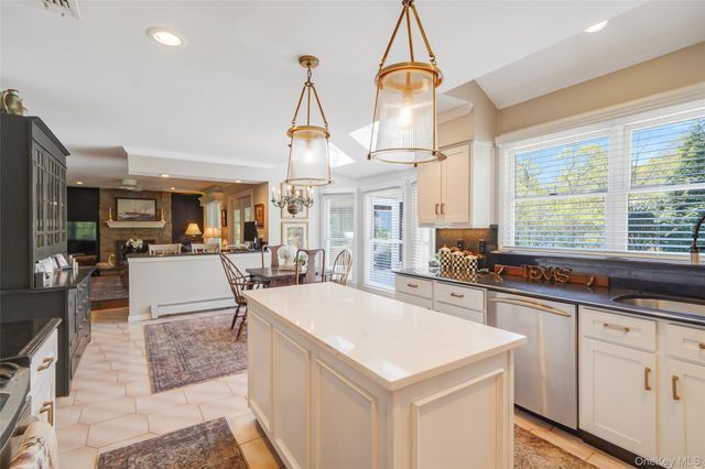 10 Mink Lane, East Setauket, NY 11733