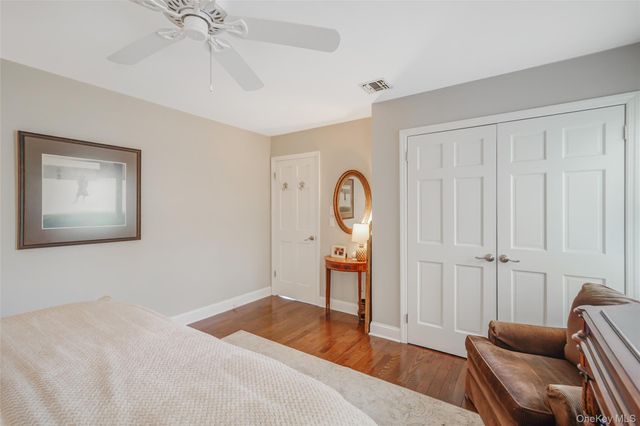 10 Mink Lane, East Setauket, NY 11733