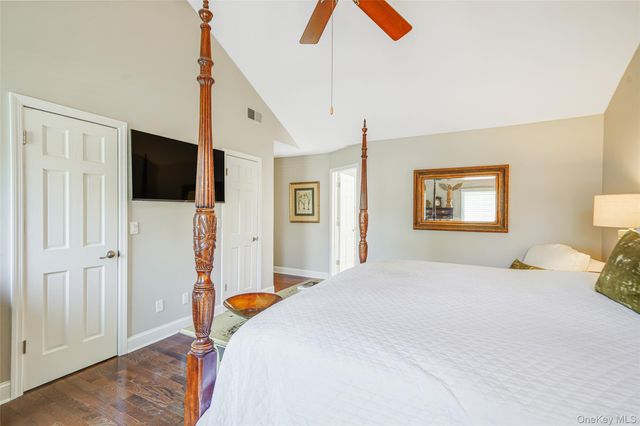 10 Mink Lane, East Setauket, NY 11733