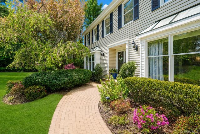 10 Mink Lane, East Setauket, NY 11733
