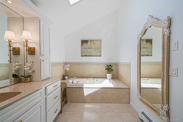 10 Mink Lane, East Setauket, NY 11733