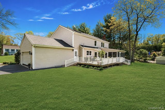 10 Mink Lane, East Setauket, NY 11733