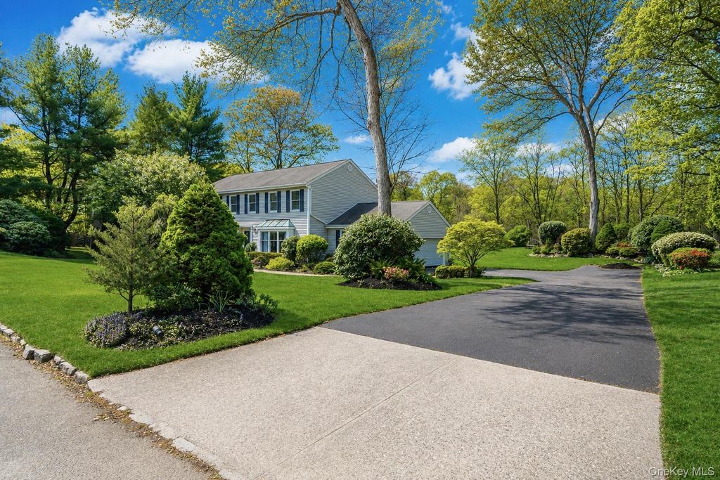 10 Mink Lane, East Setauket, NY 11733